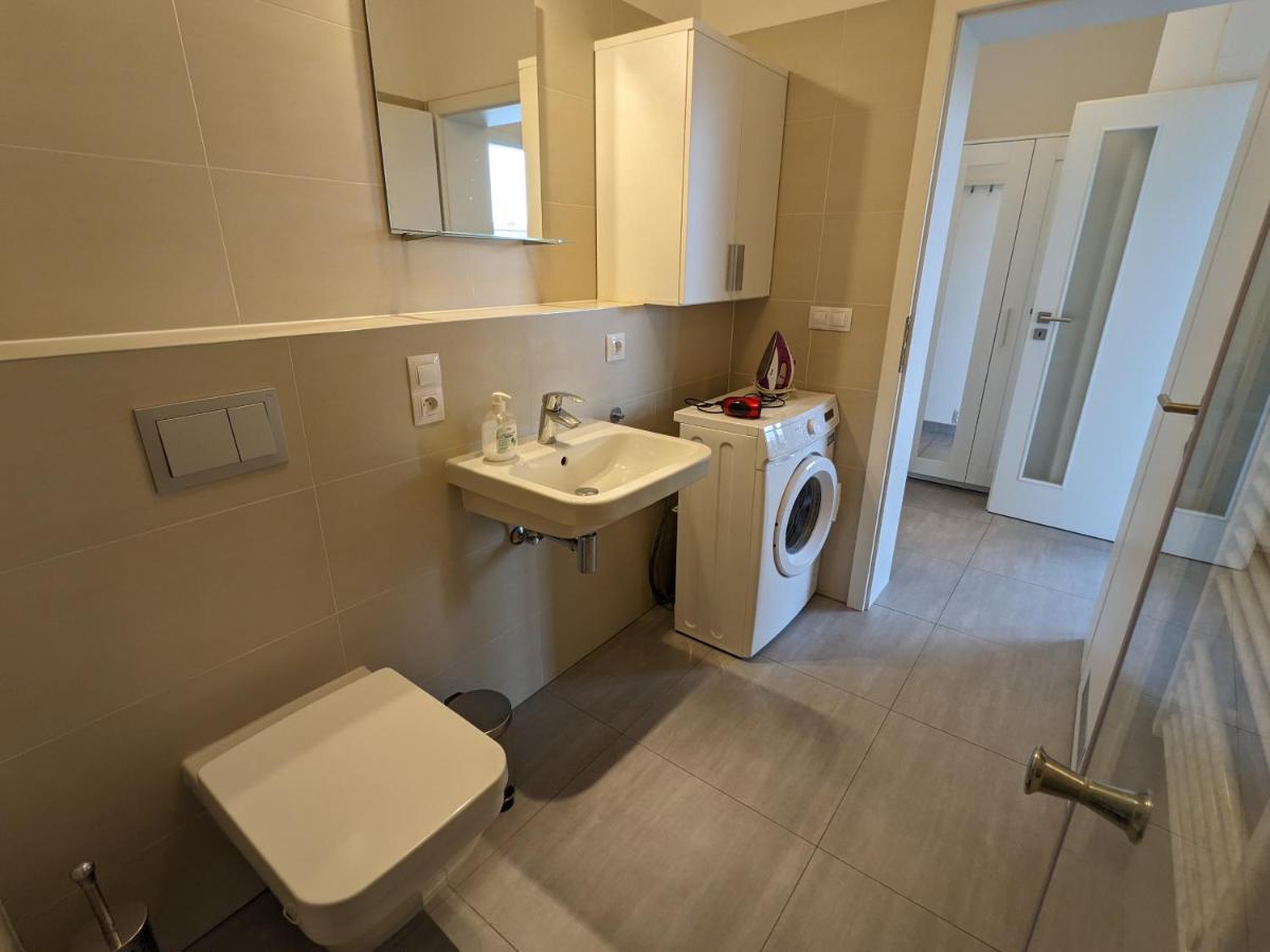 Cozy Apartment With Big Terrace In Central Prague - Karlin المظهر الخارجي الصورة
